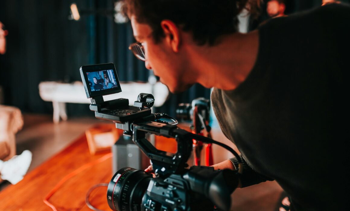 how to become a videographer